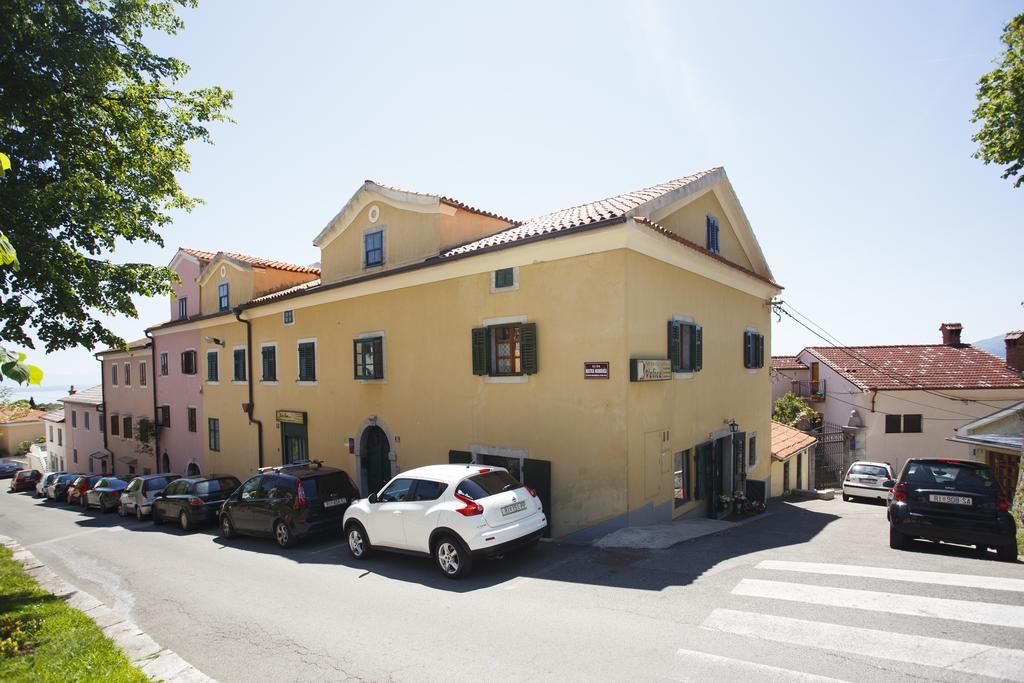 Apartments Villa Kastav In Old Town Center With Sea View And Parking Rom bilde