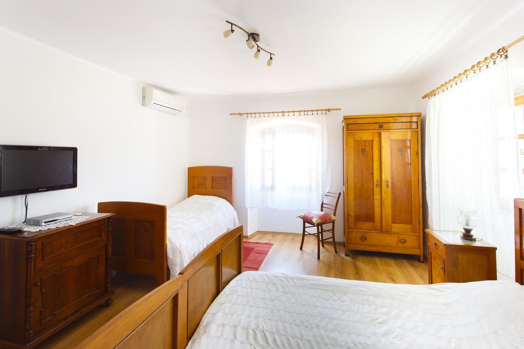 Apartments Villa Kastav In Old Town Center With Sea View And Parking Rom bilde