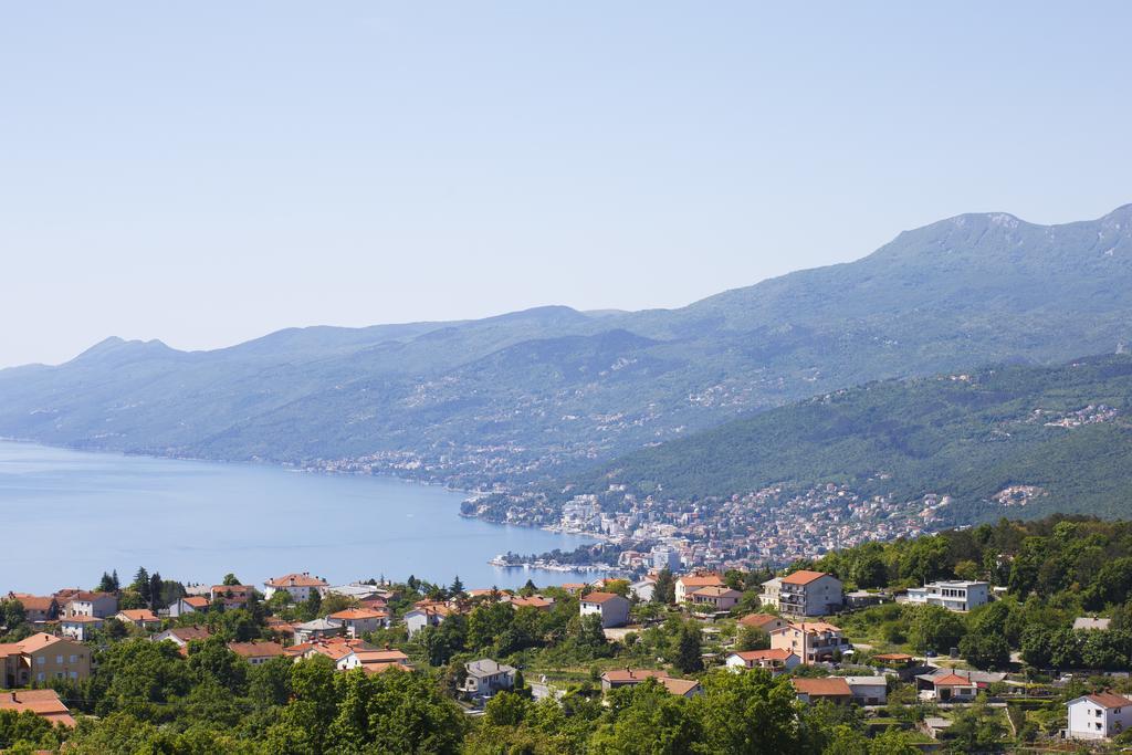 Apartments Villa Kastav In Old Town Center With Sea View And Parking Rom bilde