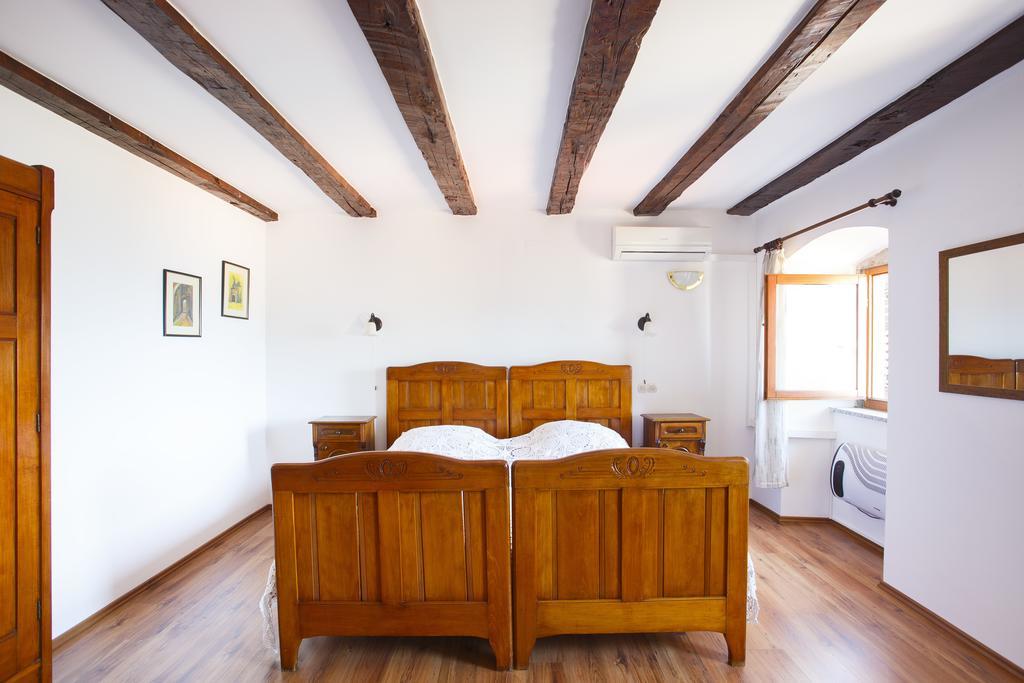 Apartments Villa Kastav In Old Town Center With Sea View And Parking Rom bilde
