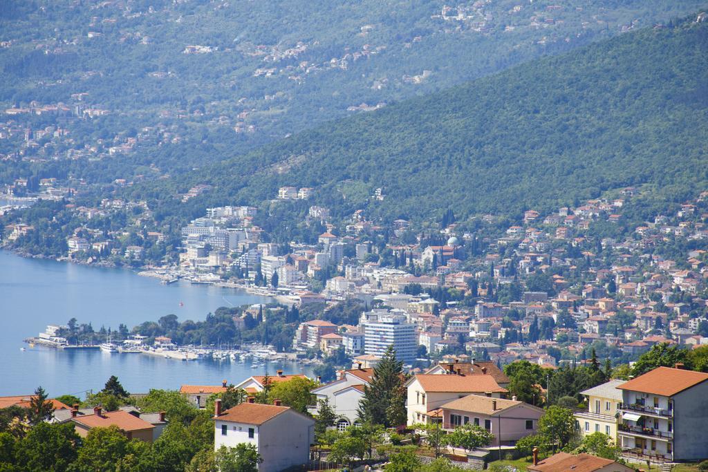 Apartments Villa Kastav In Old Town Center With Sea View And Parking Rom bilde