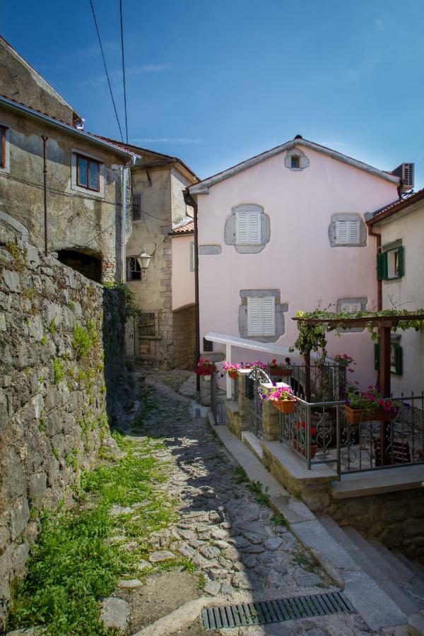 Apartments Villa Kastav In Old Town Center With Sea View And Parking Eksteriør bilde