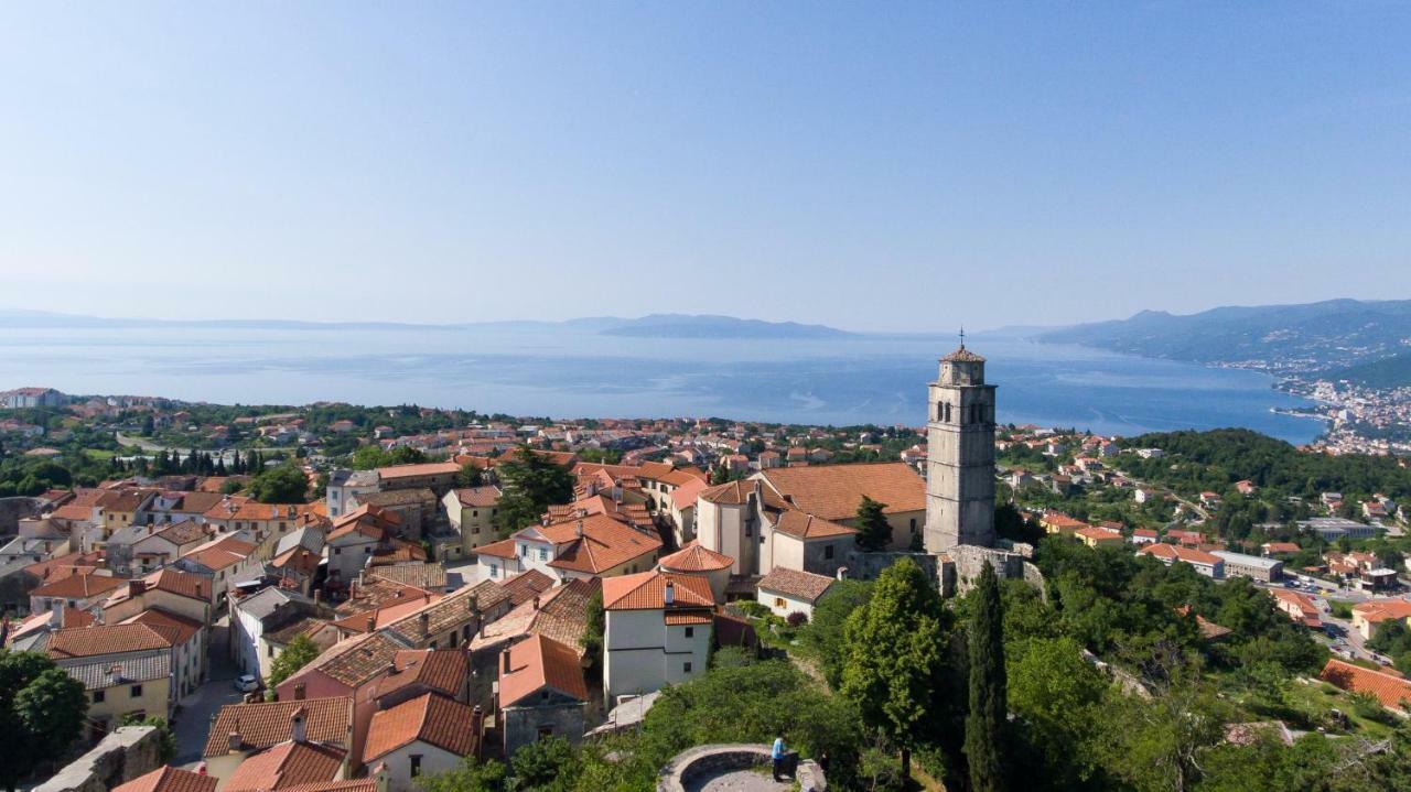 Apartments Villa Kastav In Old Town Center With Sea View And Parking Eksteriør bilde